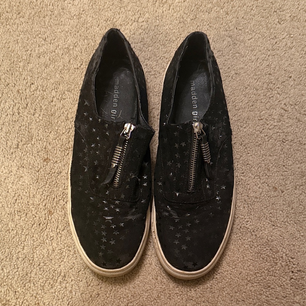 Madden Girl Black Star-Patterned Sneakers